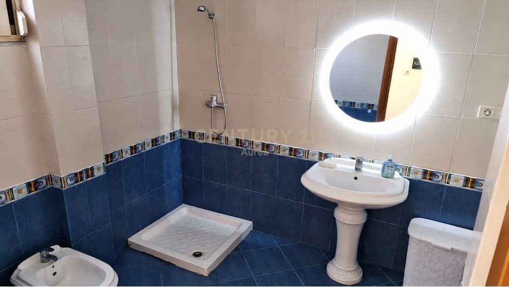 Jepet me qira apartament 2+1 pranë Gjykatës, Vlorë