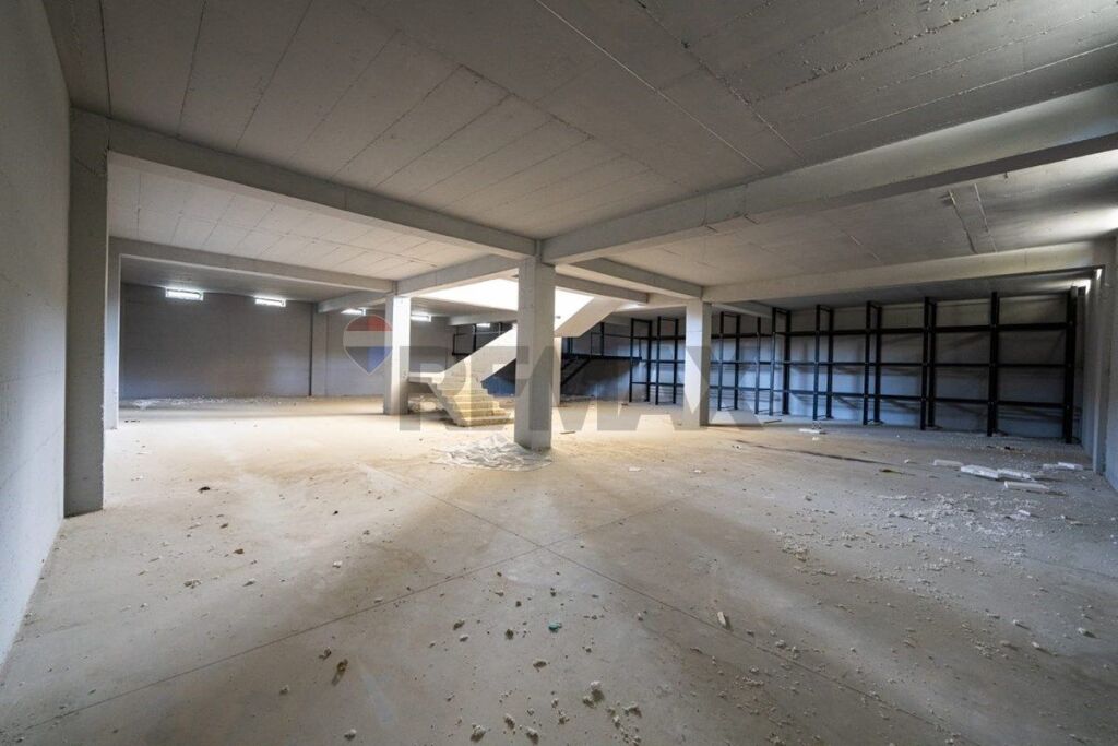 Edificio - In Vendita - Vorë, Vorë(ID: 530261059-435)