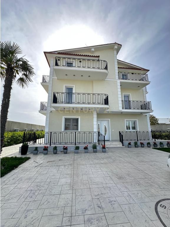 3-story villa for sale in Spitallë, Durrës