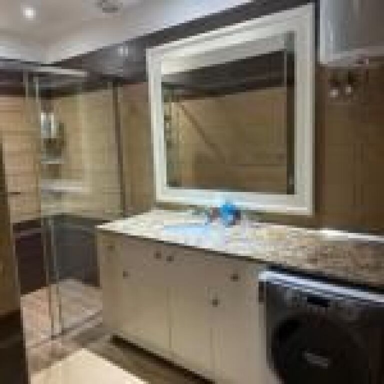 Apartament 2+1 i Mobiluar për Shitje pranë Square 21, Tiranë