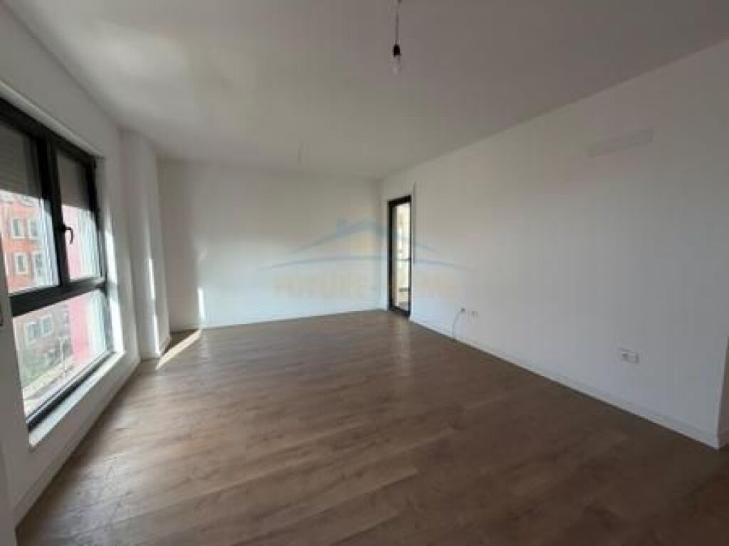  Shitet, Apartament 2+1+2, Komuna e Parisit, Tirane