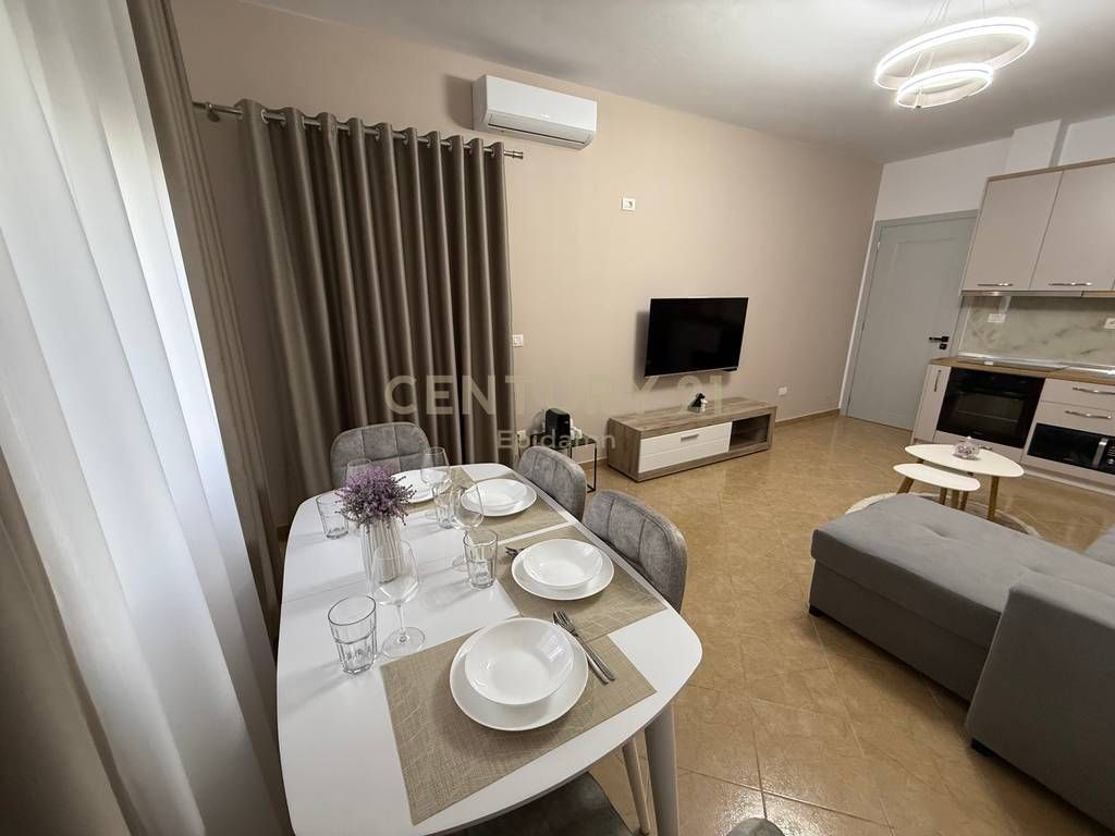 Apartament 1+1 me Pamje Deti per Qera ne Plazh, Iliria!