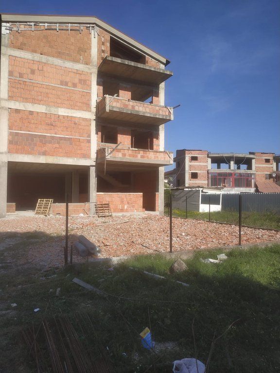 🏨 MUNDËSI INVESTIMI NË GOLEM – GODINË E PROJEKTUAR PËR HOTEL