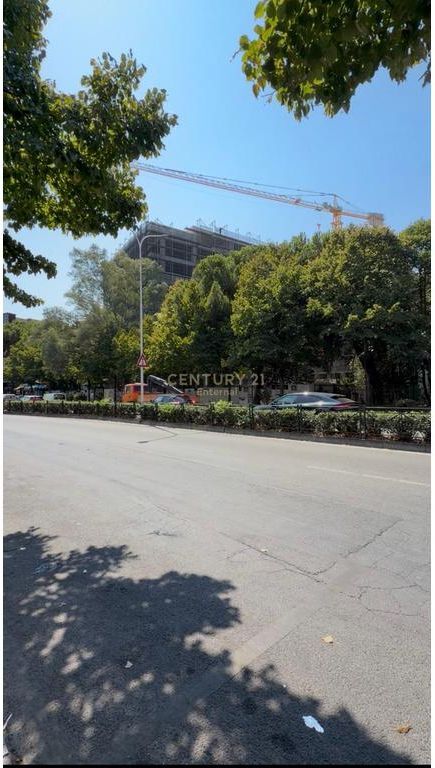 🏢 SHITET DYQAN | MUHAMET GJOLLESHA, TIRANË