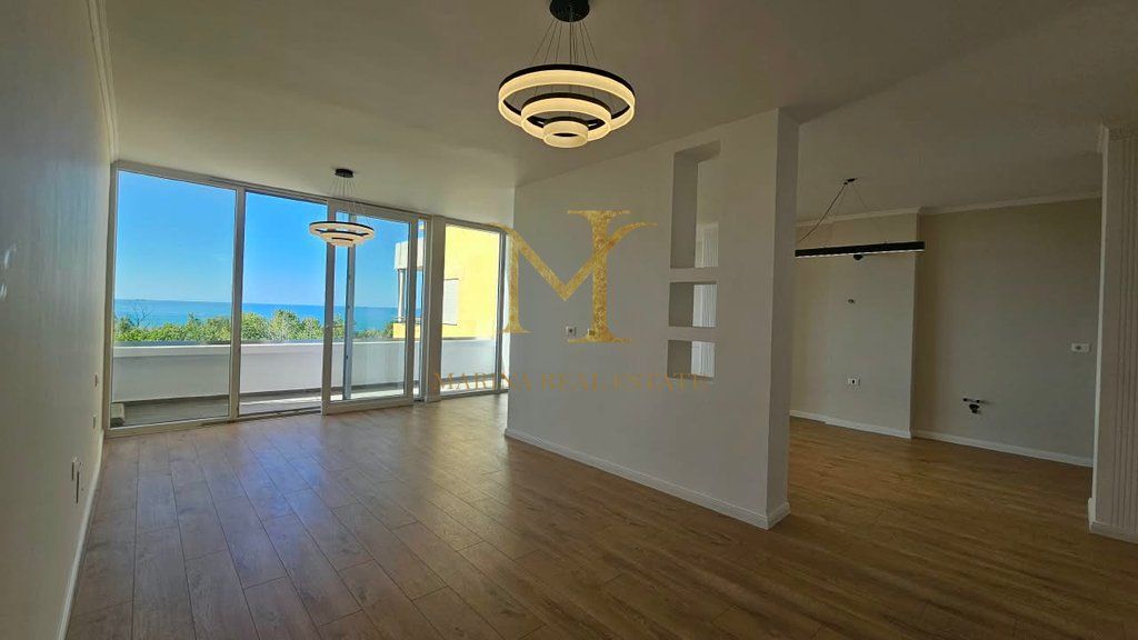 SHITET APARTAMENT 3+1+3 ME PAMJE DETI- NË ILIRIA, PLAZH!