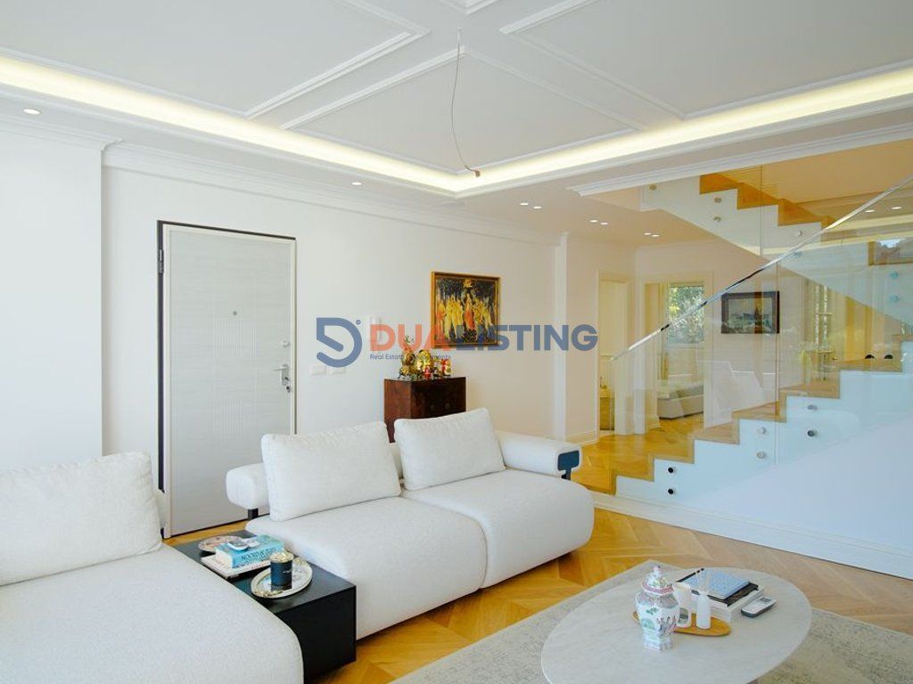 Duplex for sale at the Botanical Garden