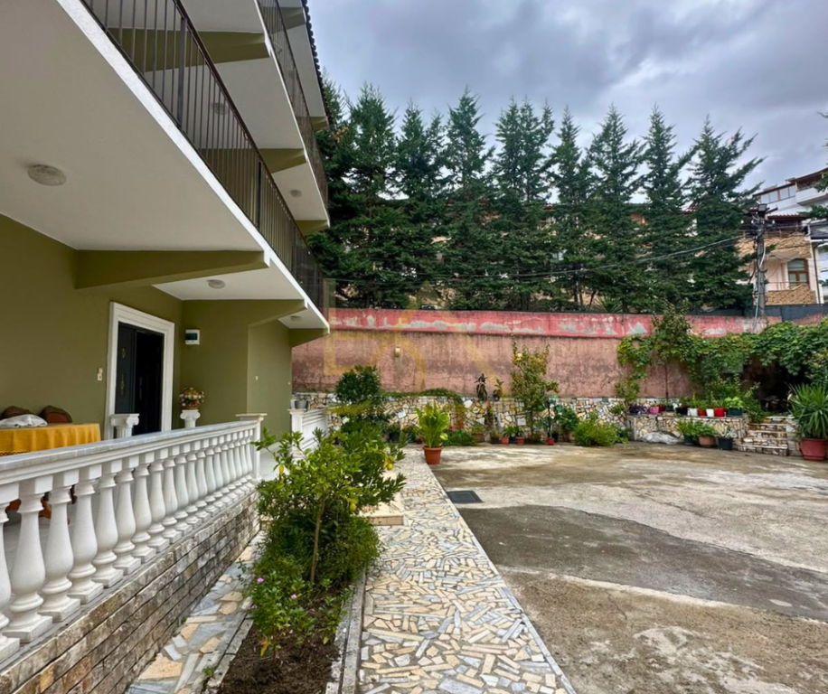 SHITET VILË 3-KATËSHE – FRESK, TIRANË
