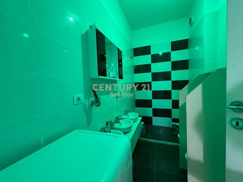 COMMERCIAL UNIT FOR RENT IN ASTIR!