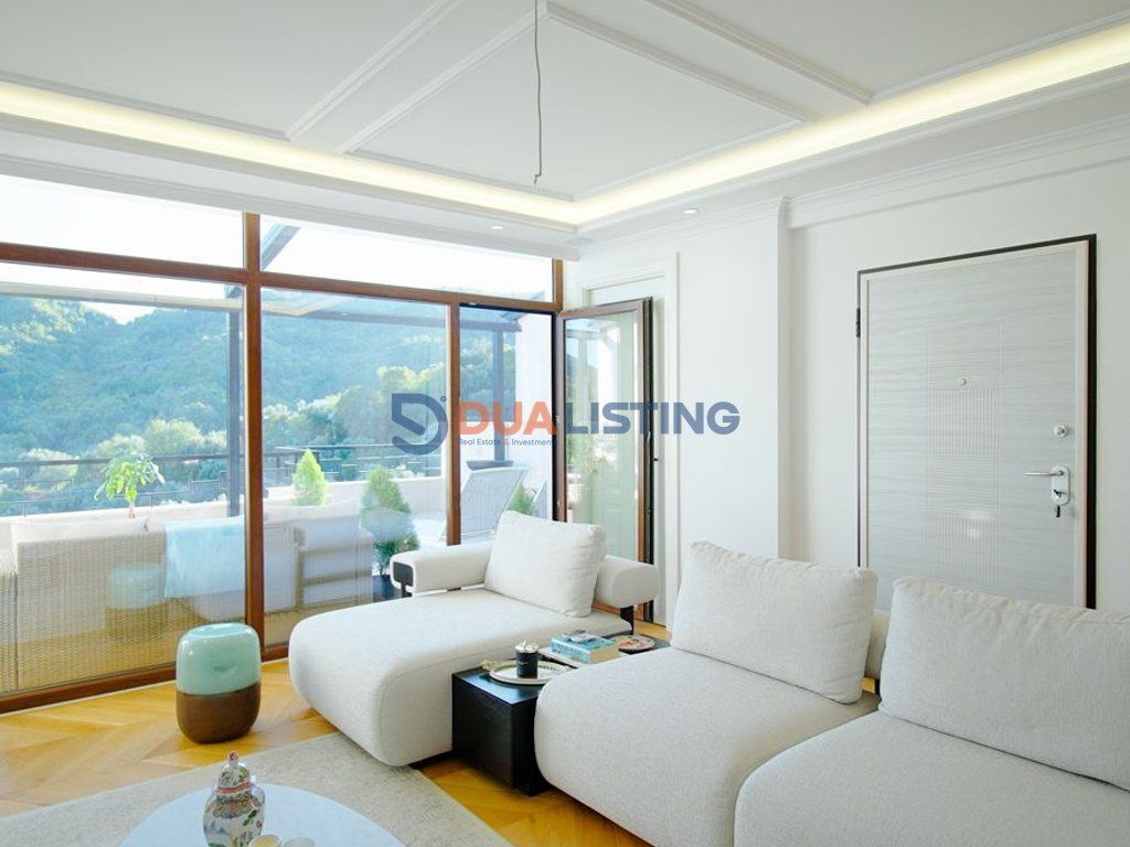 Duplex for sale at the Botanical Garden