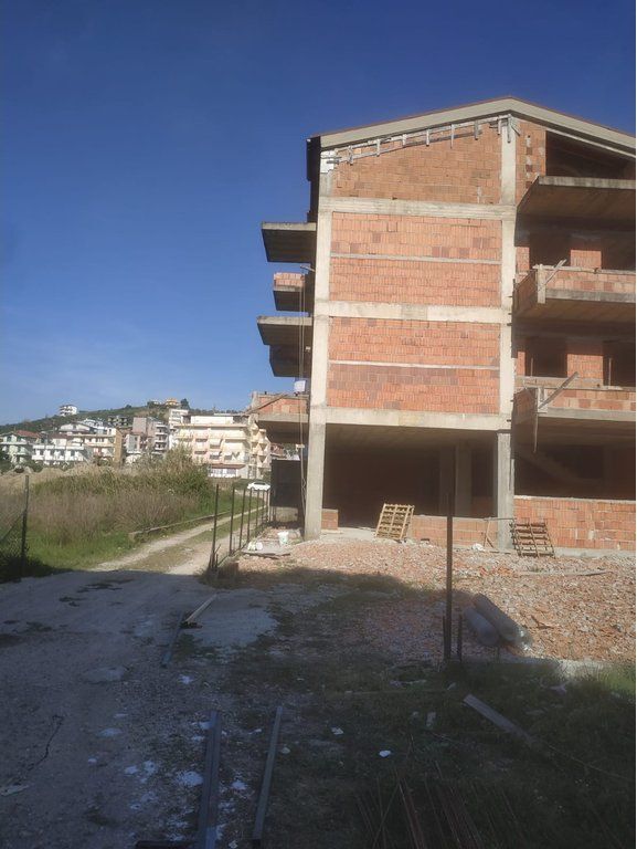 🏨 MUNDËSI INVESTIMI NË GOLEM – GODINË E PROJEKTUAR PËR HOTEL