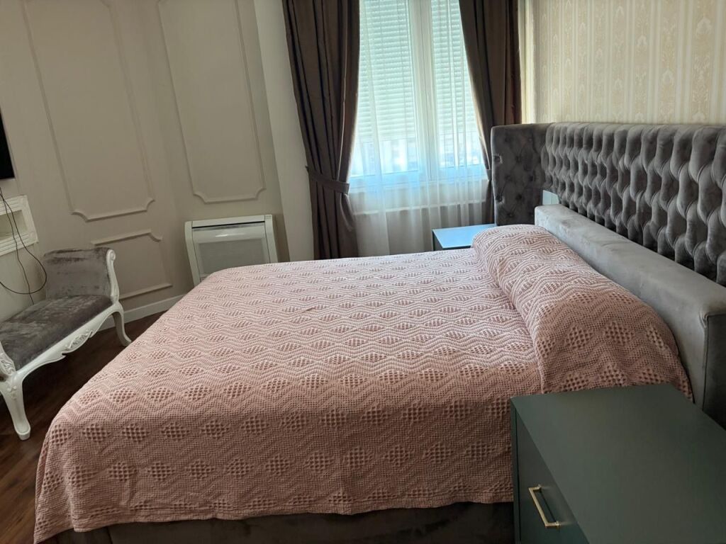SHITET APARTAMENT NE QENDER,TIRANE