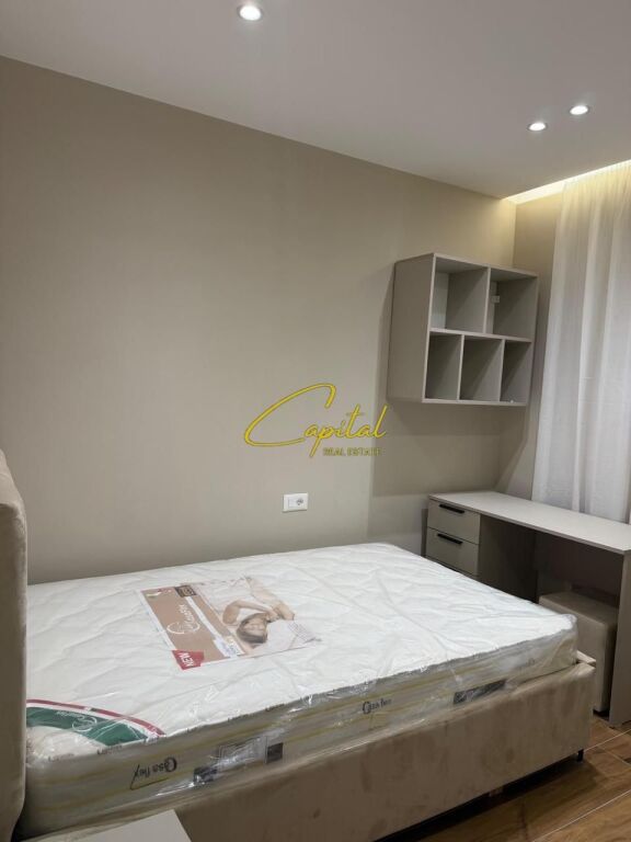 APARTAMENT ME QIRA 3+1 MEDRESEJA 80.000 LEKE