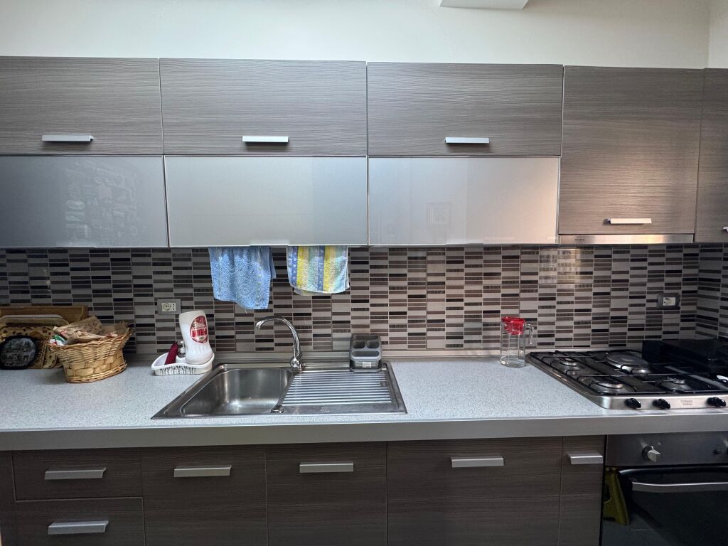 Shitet Apartament 2+1+2