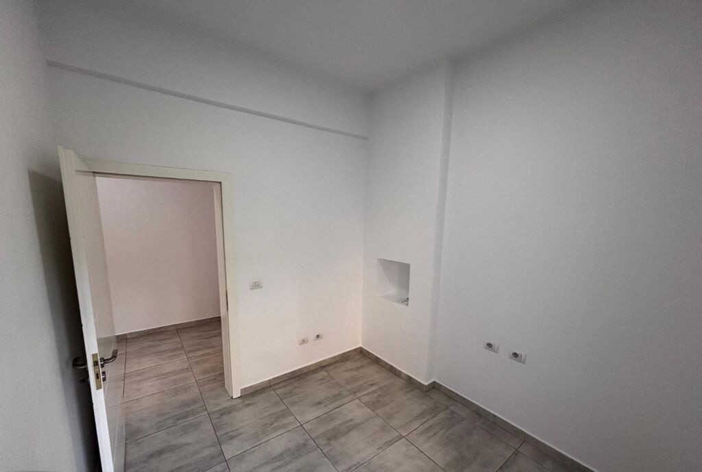 Qera | Ambjent Biznesi | Medreseja | 600 €/muaj