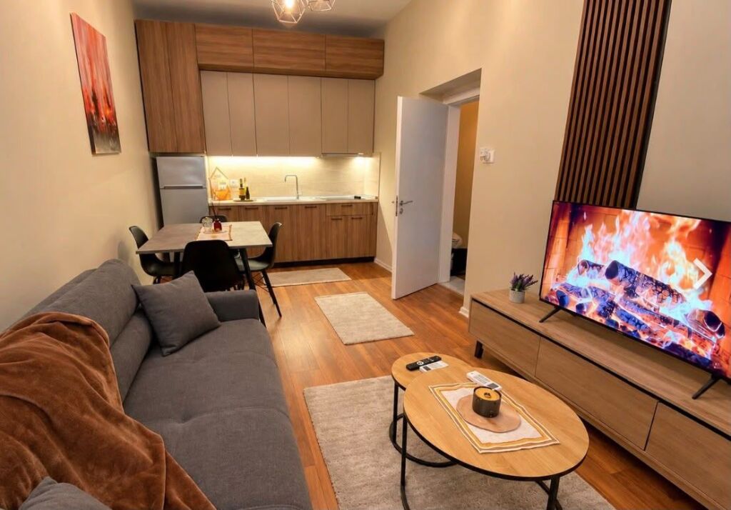 Apartament me qera 1+1 📍Bllok, pallatet Agimi,prane kafe Roma
