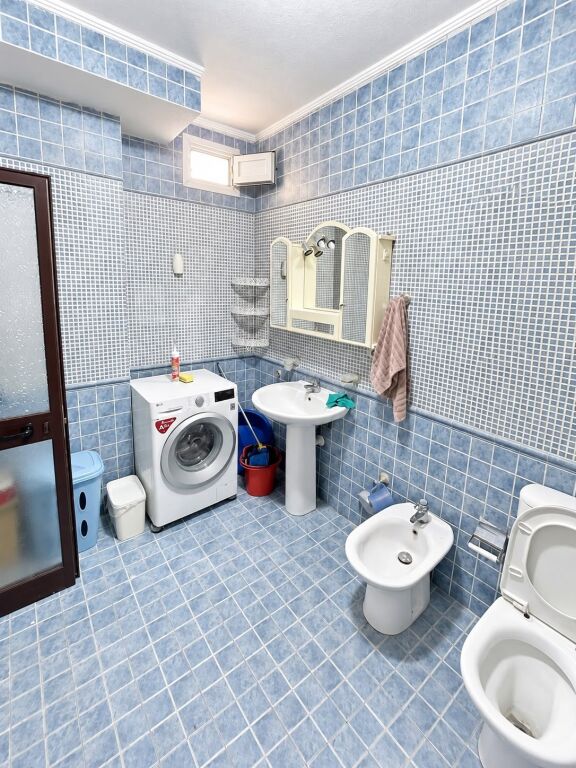 Appartamento 2+1 in affitto al Mercato Elettrico, Tirana ID 5821