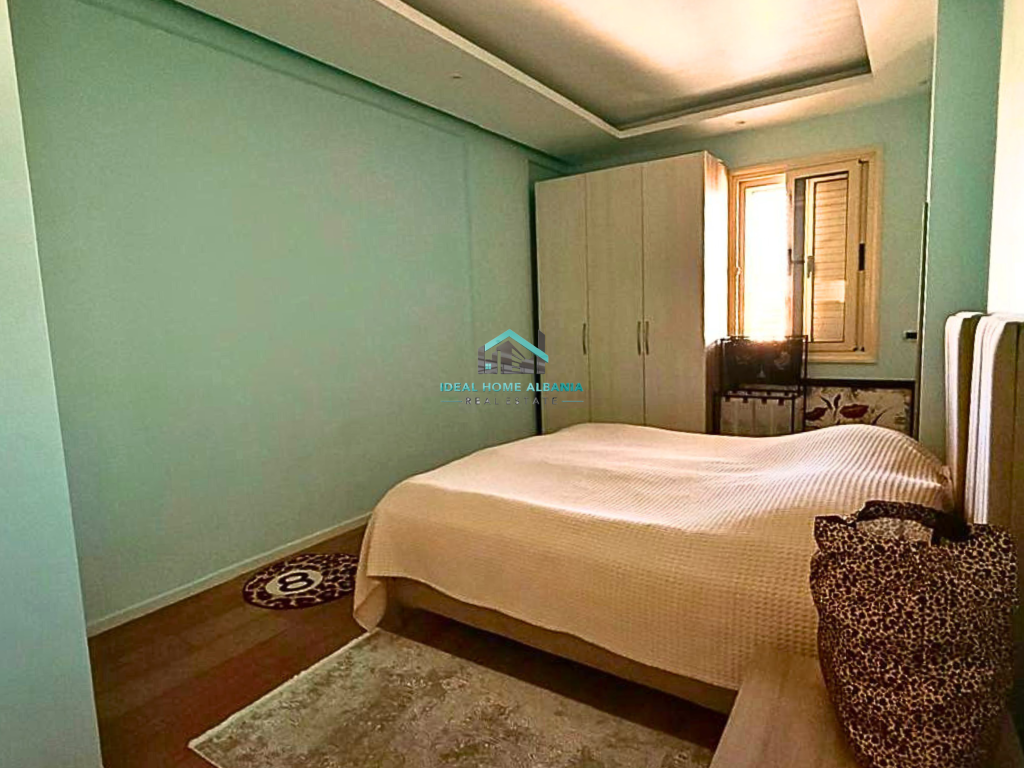 APARTAMENT 2+1 NË SHITJE – PRANË PASTICERI ELEZAJ, VLORË