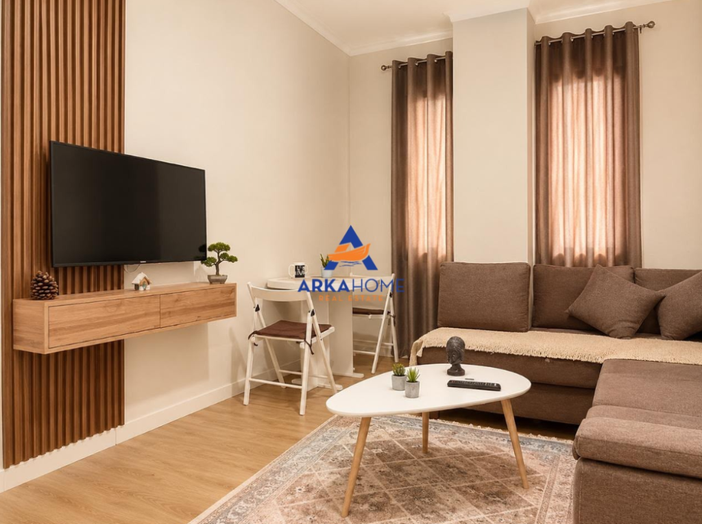 JEPET APARTAMENT ME QERA 1+1+BALLKON "ZOGU I ZI" 60.000 LEKE