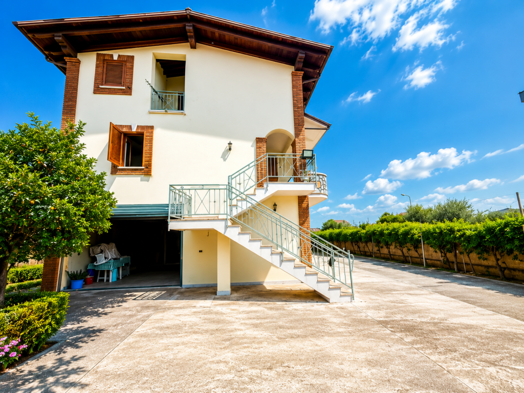 🏡 VILË 3-KATËSHE PËR SHITJE – SHIJAK, DURRËS 250,000 €