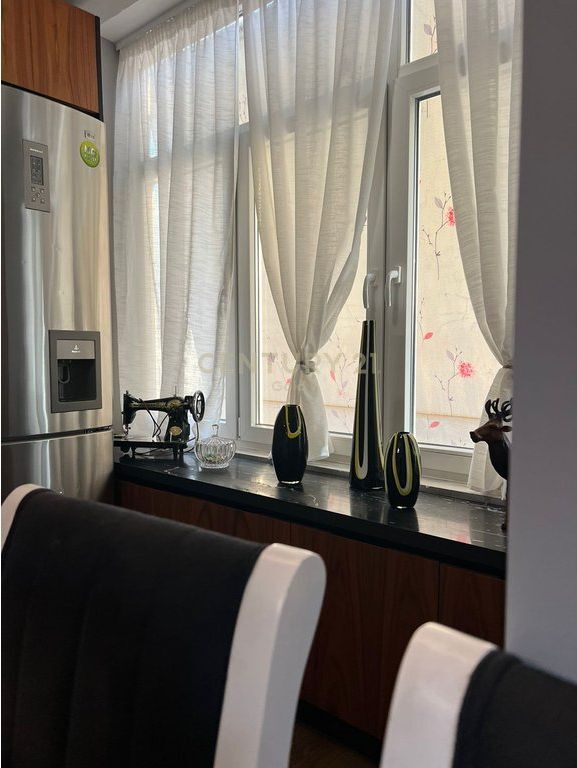 APARTAMENT 1+1 PER QERA TEK RRUGA E DURRESIT 700 € /Muaj 65,000 Lekë /Muaj