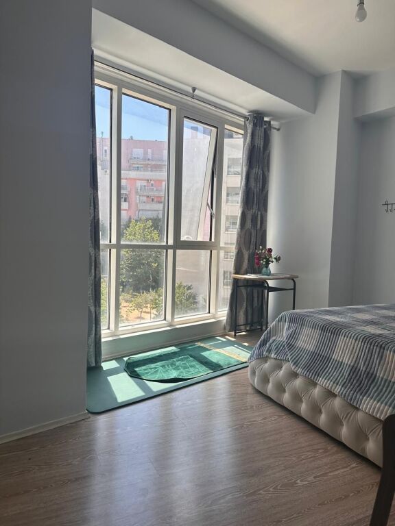 Shitet apartament 3+1+2+2 ballkone Kompleksi Magnet ne Rrugen Frosina Plaku ID 5820