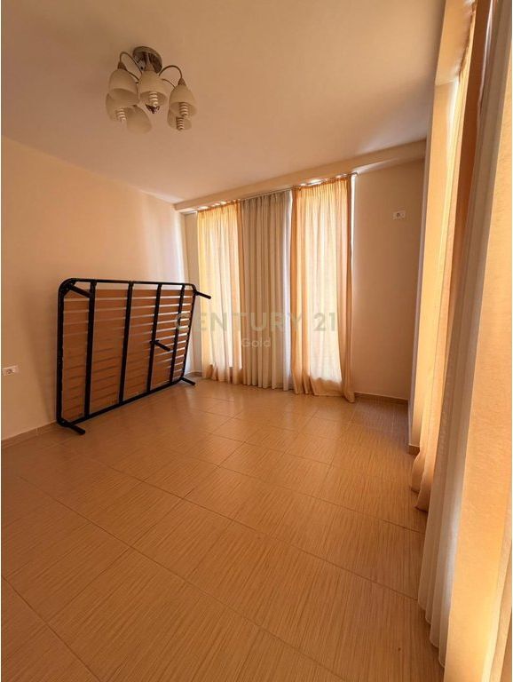 2+1+2 Apartment with Balcony for Rent at the New Boulevard, Tirana - 50,000 Lekë | 120 m²