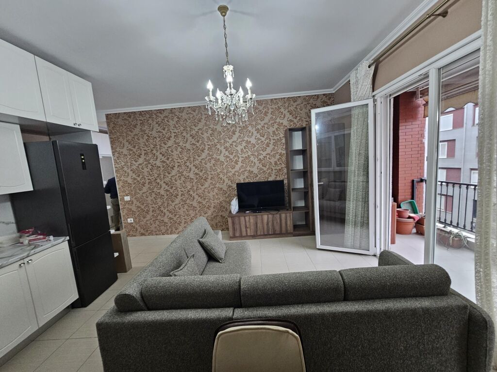 Tek Ish UET Nsharaku, Jepet Me Qira Apartament 2+1+2 I Mobiluar!