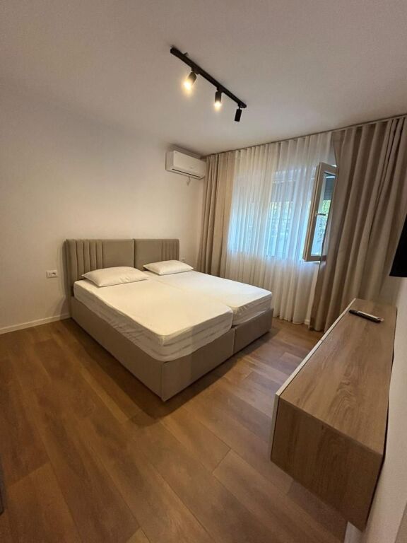 Apartament me qera 1+1 📍Rruga Ferit Xhajko, prane ish restorant Durresi