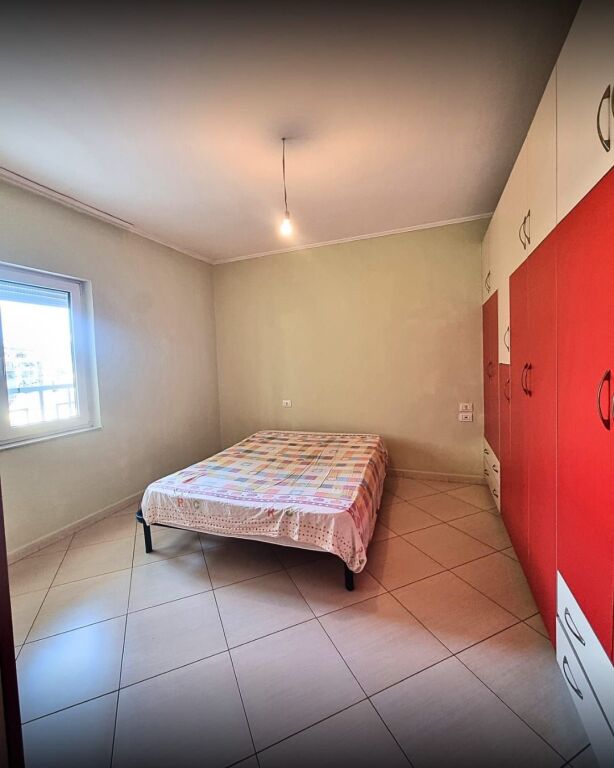 📣📍Super Lokacion. Prane fillimit te Don Boskos. 🔸️Shitet apartament 1+1 🏢Pallat i ri, me ashensor.