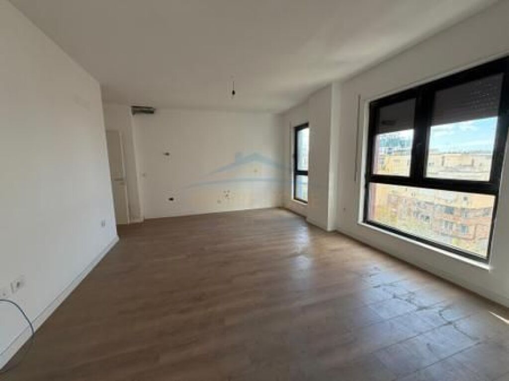  Shitet, Apartament 2+1+2, Komuna e Parisit, Tirane