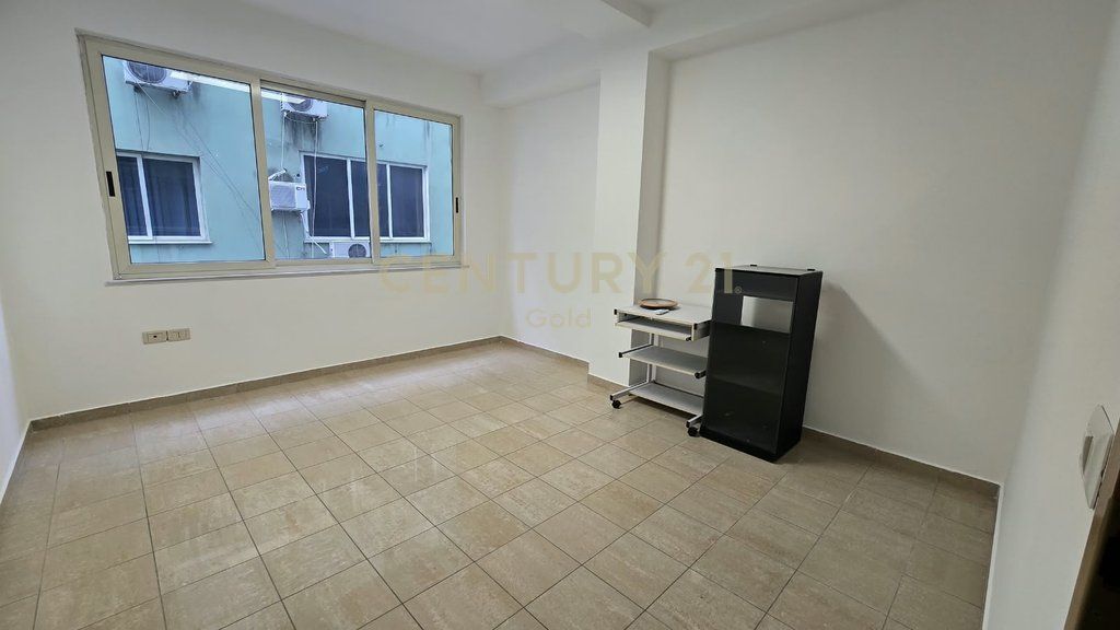 APPARTAMENTO IN AFFITTO PER UFFICI – EX-BLOK