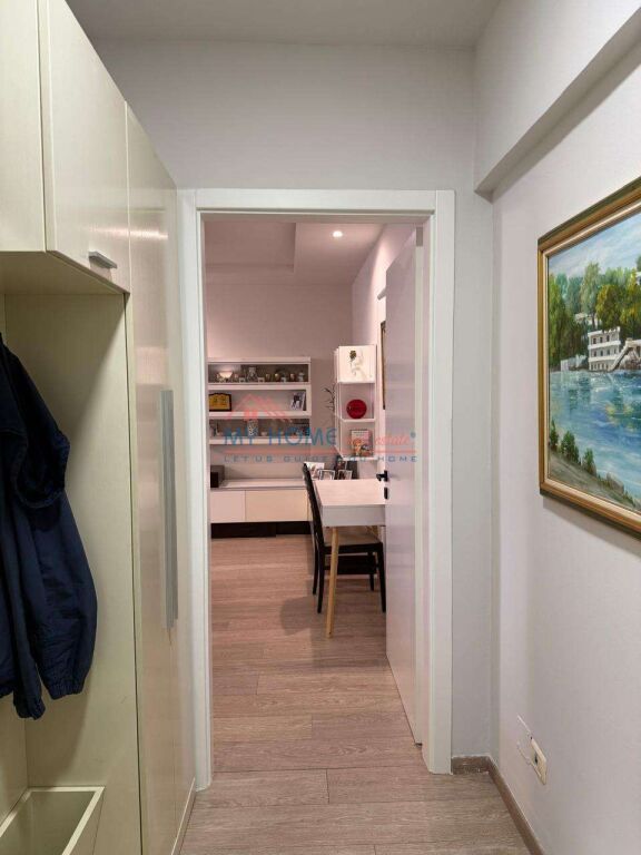 Apartament 2+1 ne shitje Komuna e Parisit ne Tirane