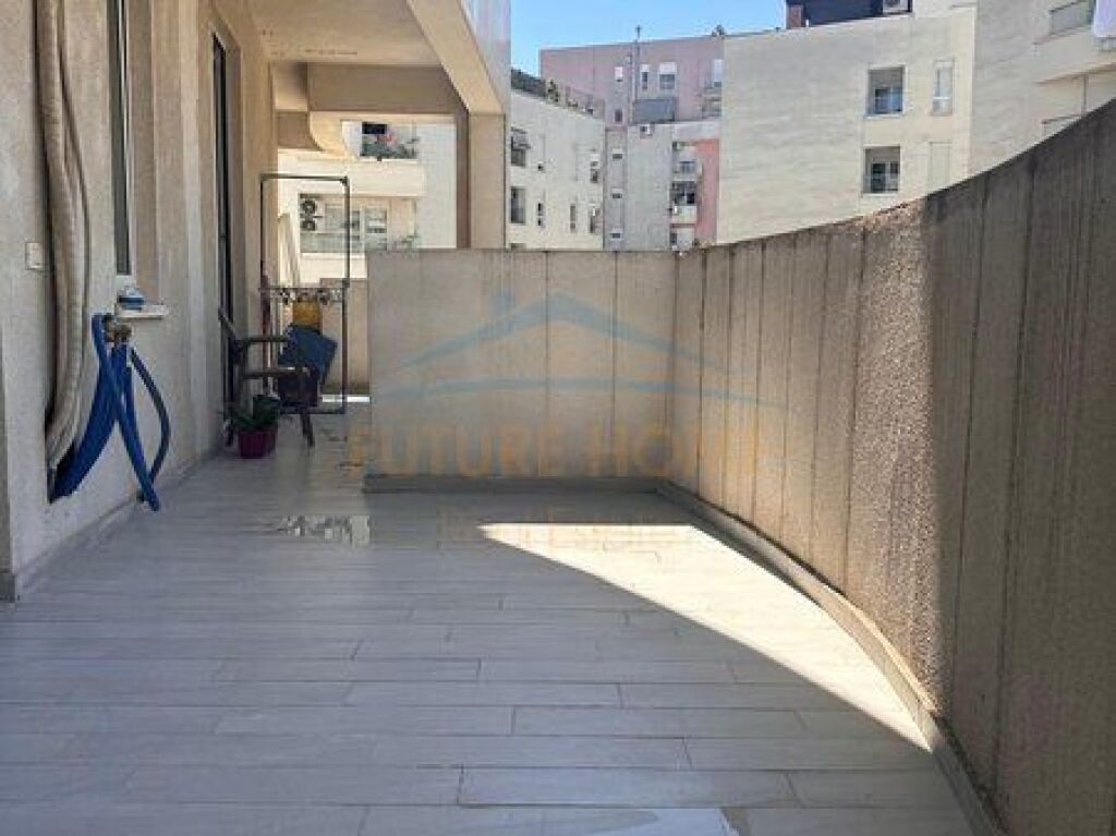  Shitet, Apartament 3+1+2, 21 Dhjetori, Tiranë