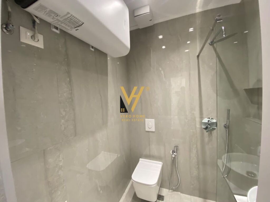 SHITET GAZONIERE 28 M2 TE MOZAIKU 98.000 EURO