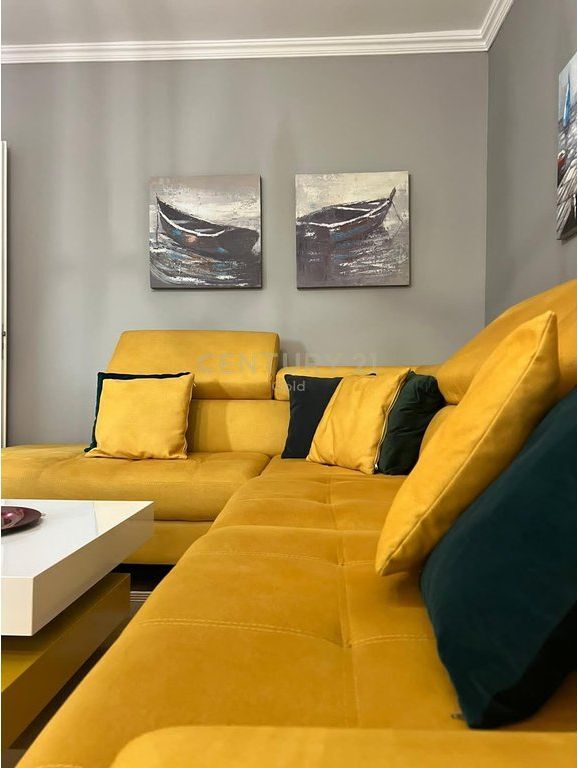 APARTAMENT 1+1 PER QERA TEK RRUGA E DURRESIT 700 € /Muaj 65,000 Lekë /Muaj