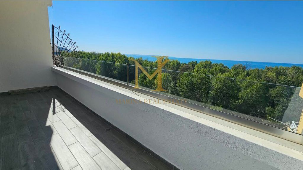 SHITET APARTAMENT 3+1+3 ME PAMJE DETI- NË ILIRIA, PLAZH!