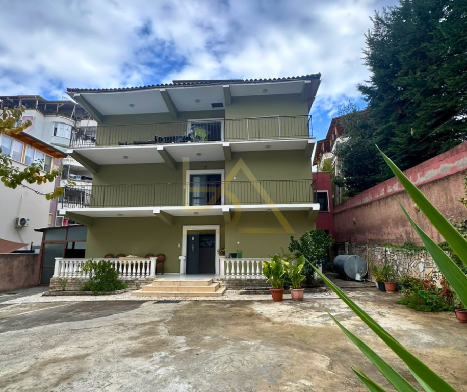 SHITET VILË 3-KATËSHE – FRESK, TIRANË