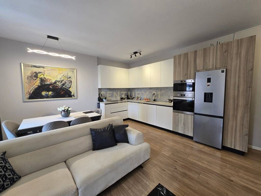 1+1 apartment + parking spot in the Center