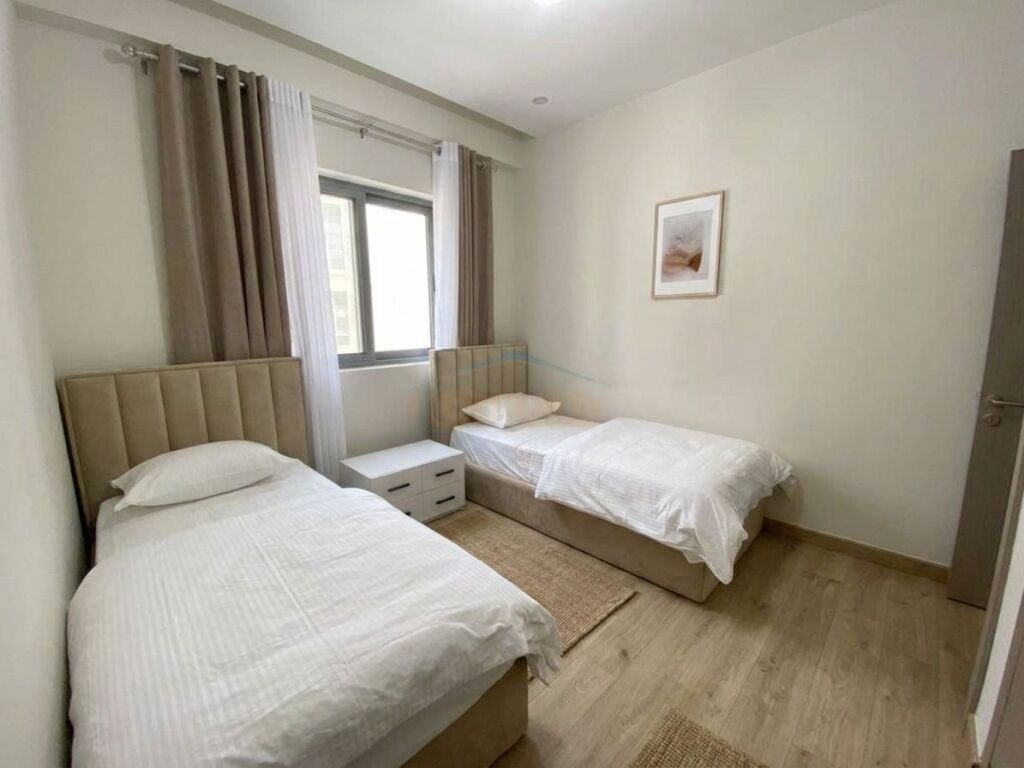 Rent, 2+1+2 apartment + 2 parking spaces, Center