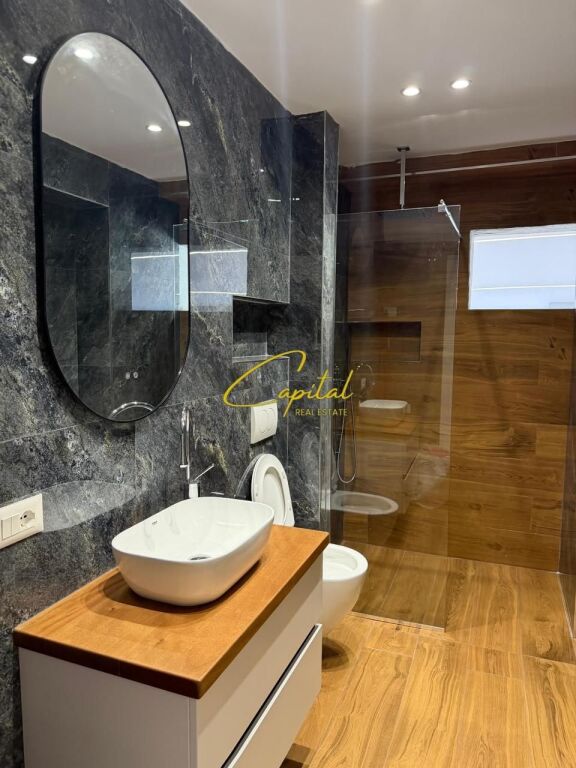 APARTAMENT ME QIRA 3+1 MEDRESEJA 80.000 LEKE