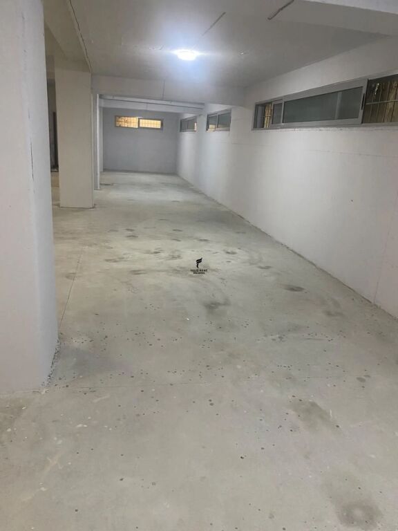 AMBIENT BIZNESI ME QERA 300 M2 ASTIR 3000 EURO FH-99087
