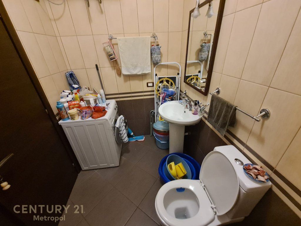 🏡 APARTAMENT 1+1 ME QIRA – ZONA E STADIUMIT DINAMO! 700 € /Muaj 63,000 Lekë /Muaj