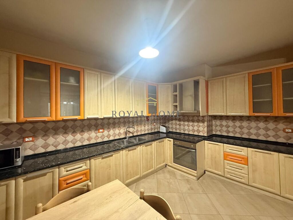 Appartamento 3+1+2 in affitto a Zogu i Zi .