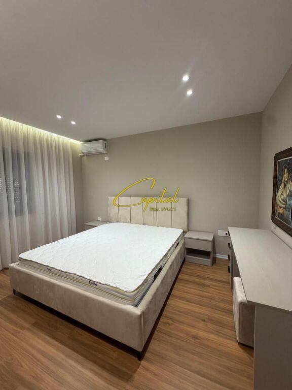 APARTAMENT ME QIRA 3+1 MEDRESEJA 80.000 LEKE