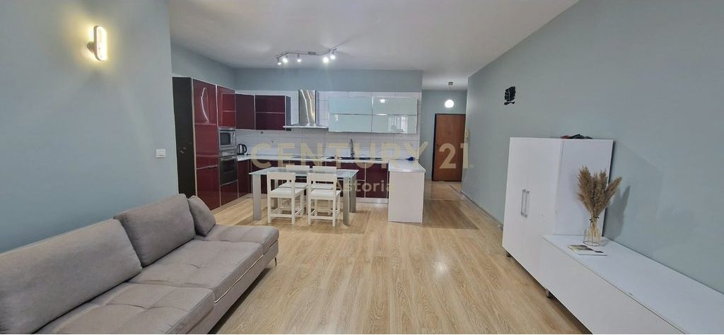 Jepet me qira apartament 2+1+2 tualete prane Ozone Electronic ne Astir!