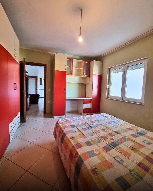 📣📍Super Lokacion. Prane fillimit te Don Boskos. 🔸️Shitet apartament 1+1 🏢Pallat i ri, me ashensor.