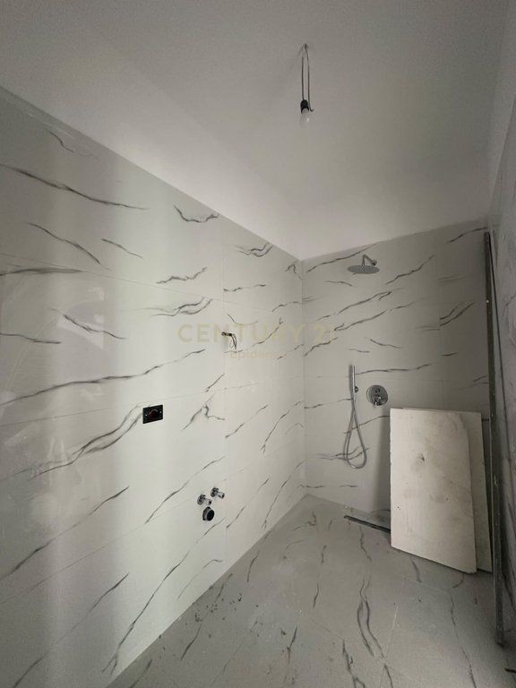 Apartament 1+1 per shitje tek Gjiri Lalzit !