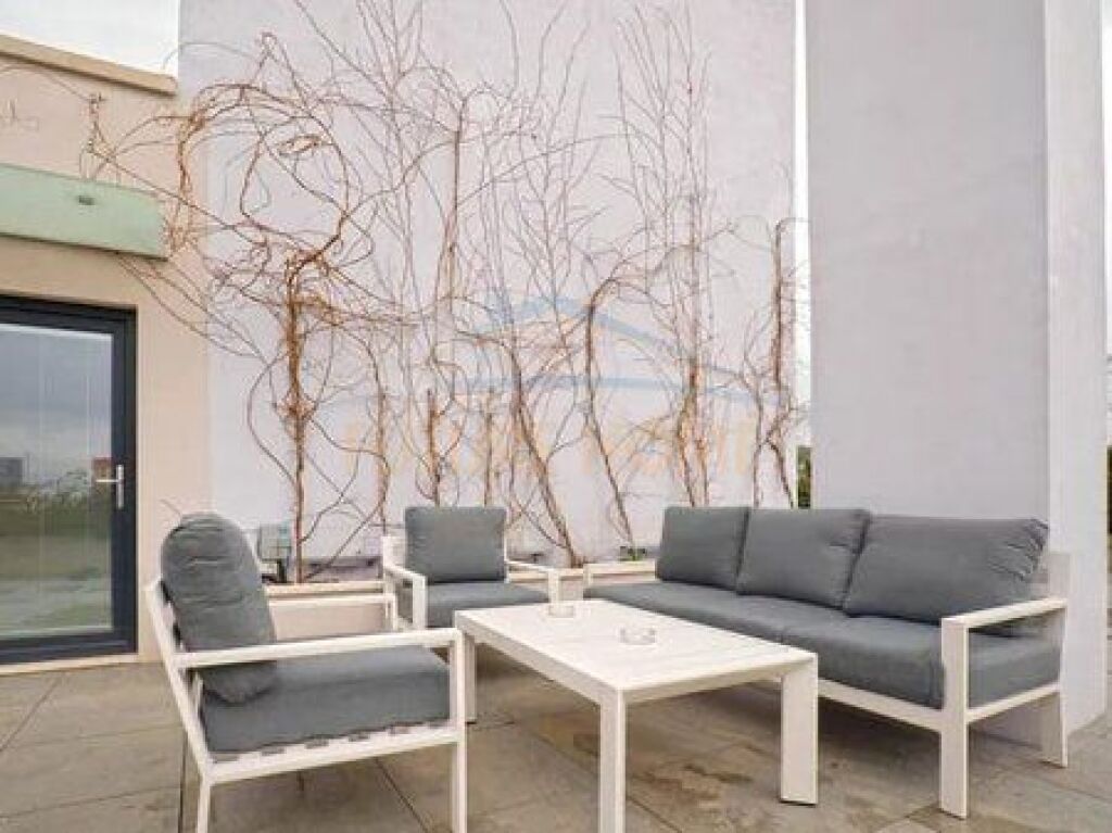 Qera, Penthouse 2+1+2+Post Parkimi, Kompleksi Nobis, Liqeni Artificial.