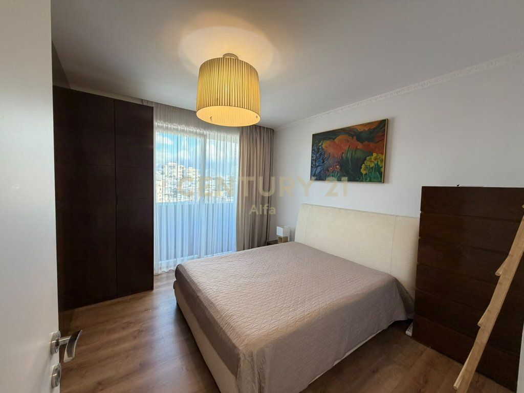 Apartament 1+1 me qira – Qendër, pranë ish-Kafe Flora, Tiranë