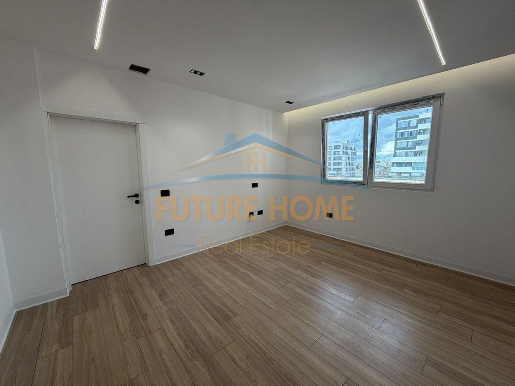 Shitet, Apartament 1+1, Ish-Tregu Elektrik, Tiranë